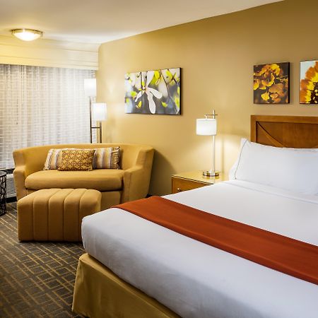 Holiday Inn Express Simi Valley By Ihg Exterior photo