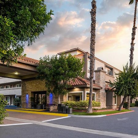 Holiday Inn Express Simi Valley By Ihg Exterior photo