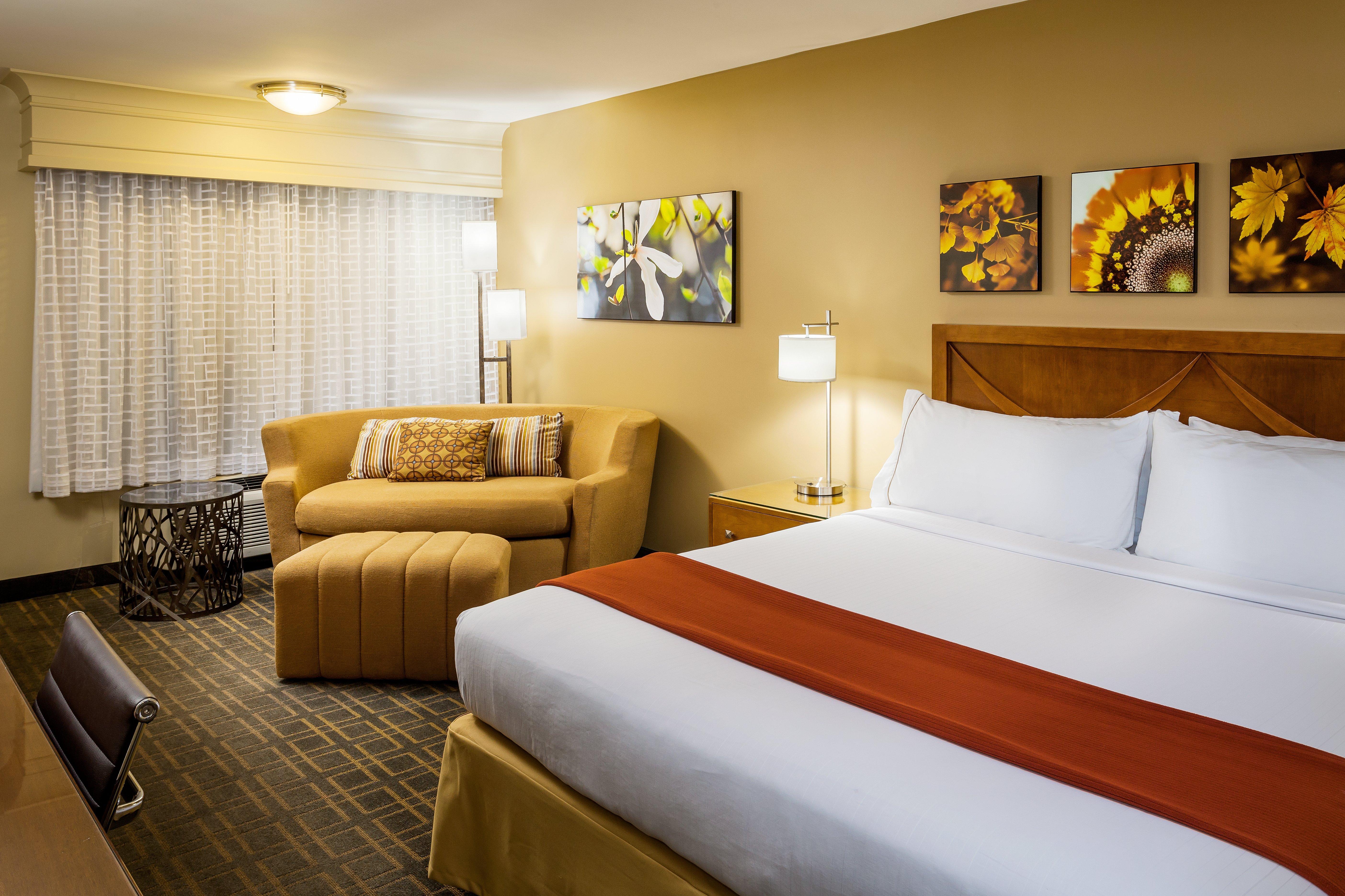 Holiday Inn Express Simi Valley By Ihg Exterior photo
