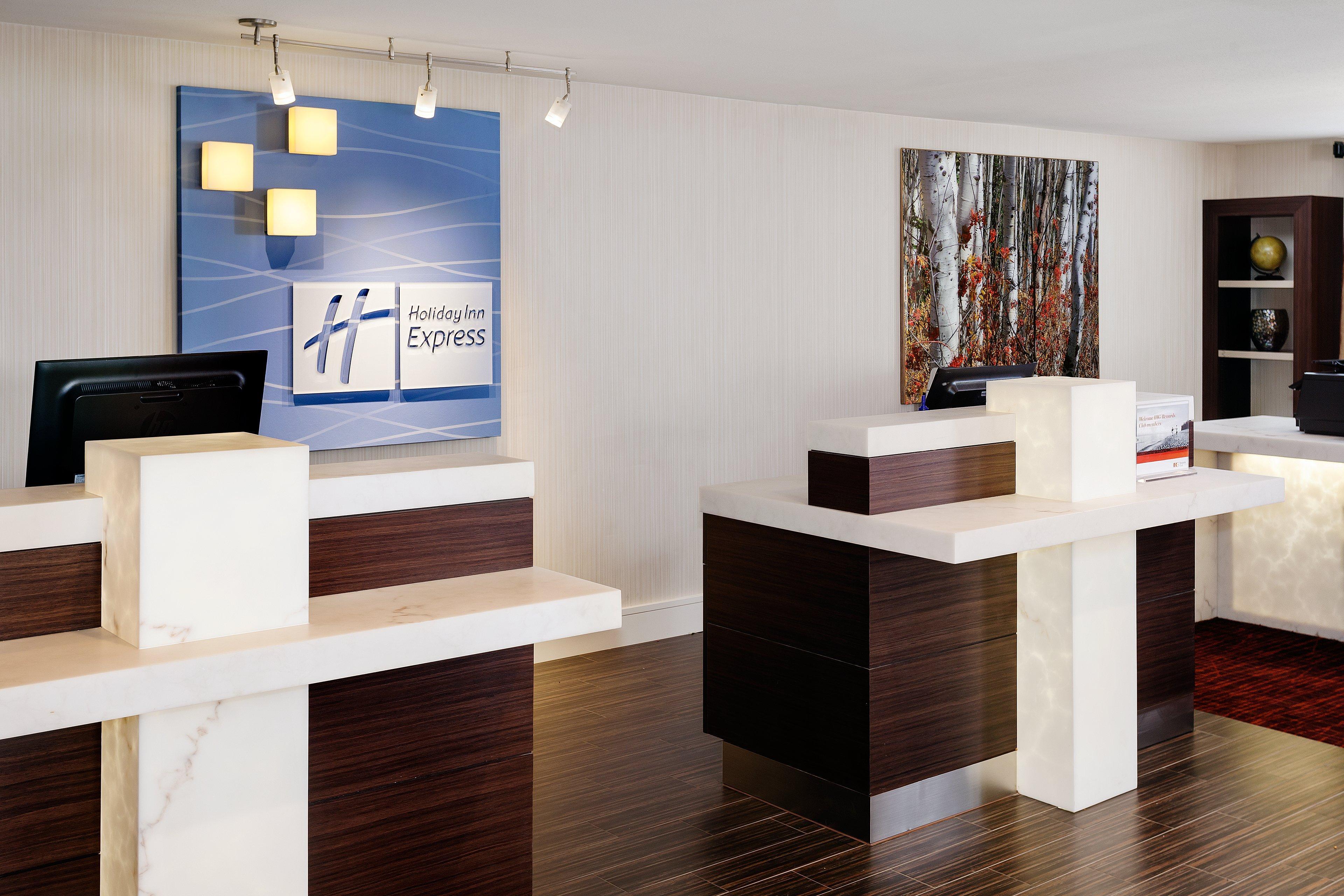 Holiday Inn Express Simi Valley By Ihg Exterior photo