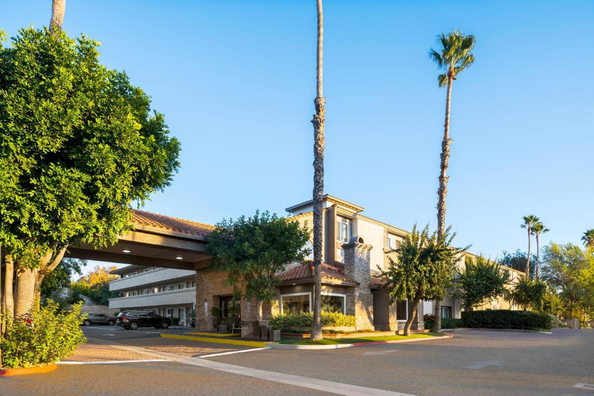 Holiday Inn Express Simi Valley By Ihg Exterior photo